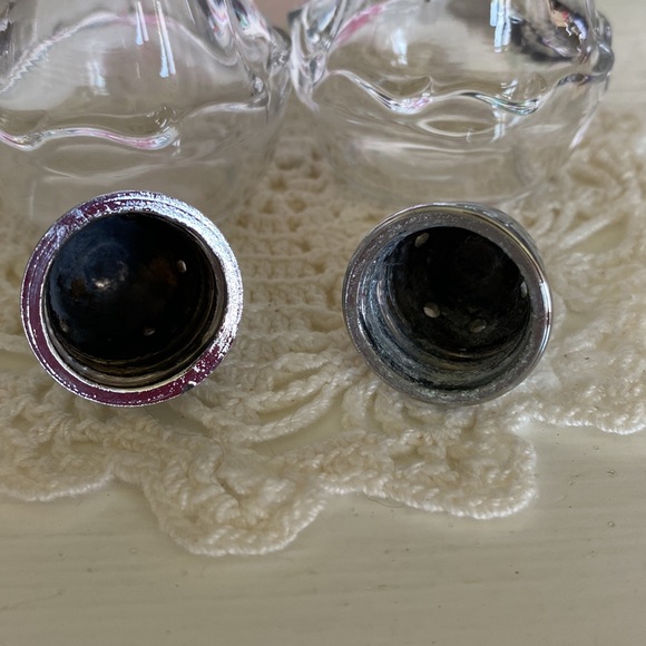 Vintage Fostoria Salt And Pepper Set! - Picture 4 of 6